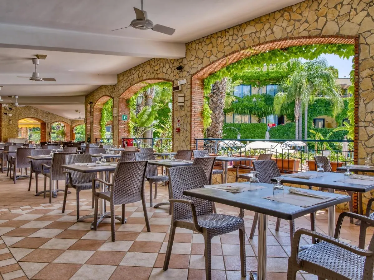 Hotel Caesar Palace Giardini Naxos