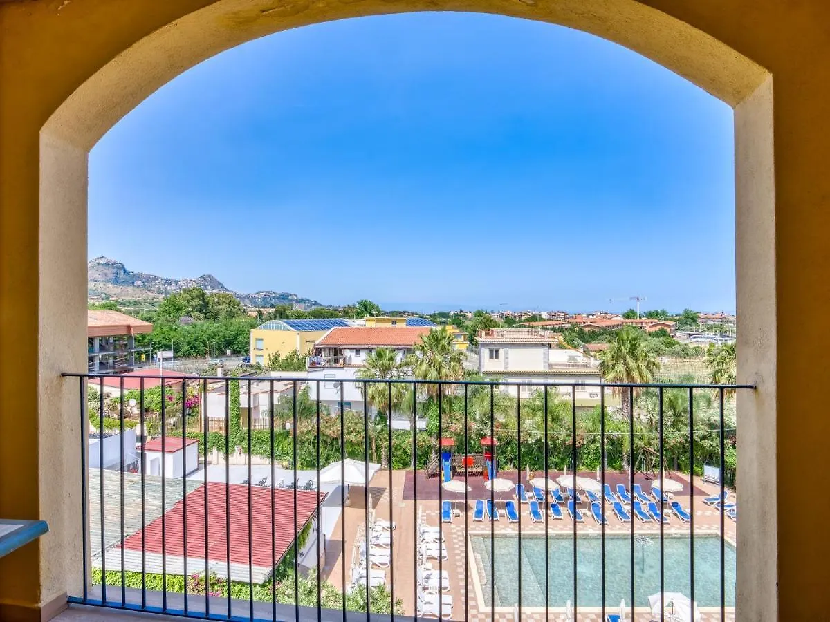 Hotel Caesar Palace Giardini Naxos