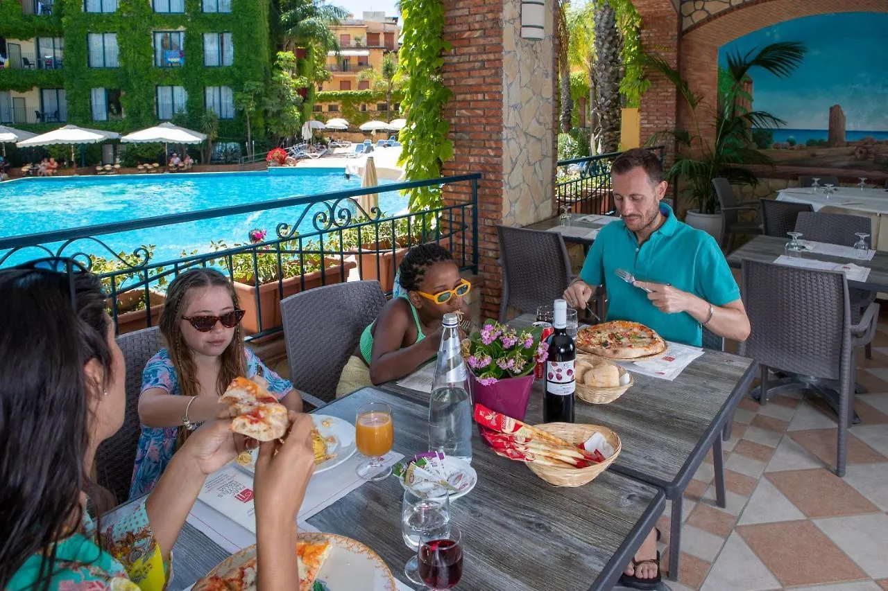 Hotel Caesar Palace Giardini Naxos