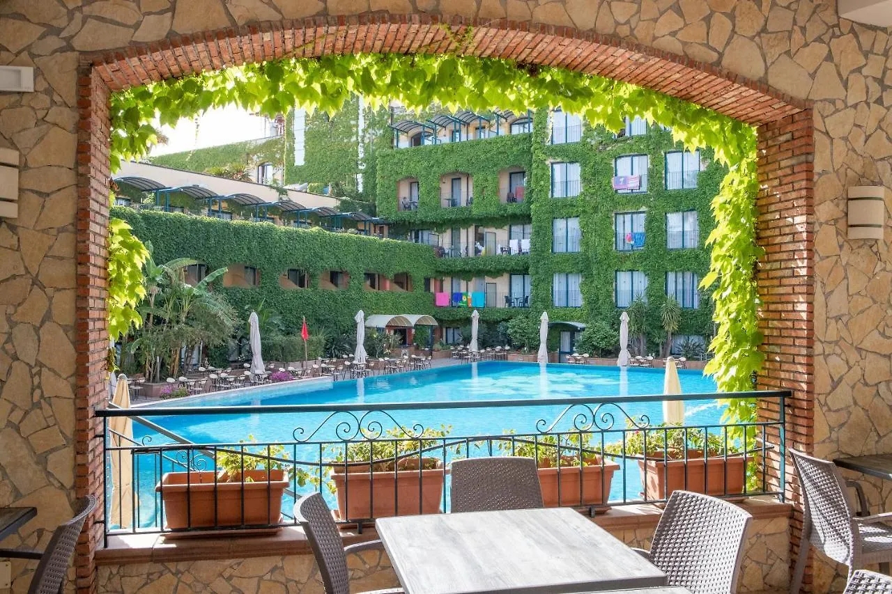 Hotel Caesar Palace Giardini Naxos