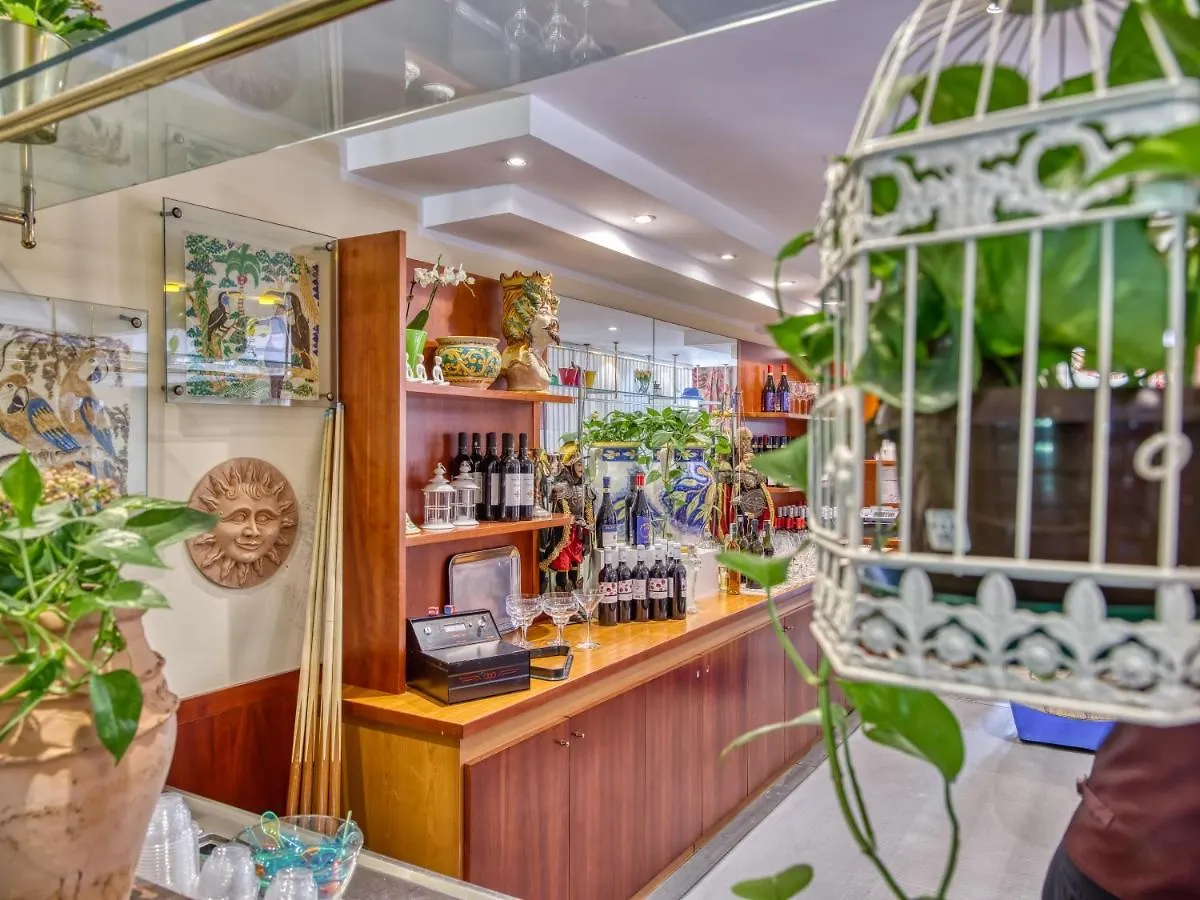 Hotel Caesar Palace Giardini Naxos