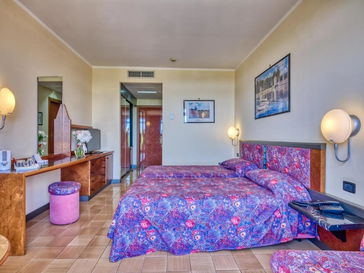 Hotel Caesar Palace Giardini Naxos