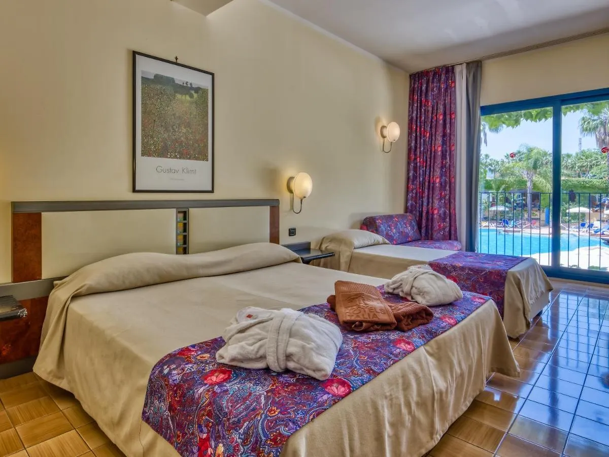 Hotel Caesar Palace Giardini Naxos