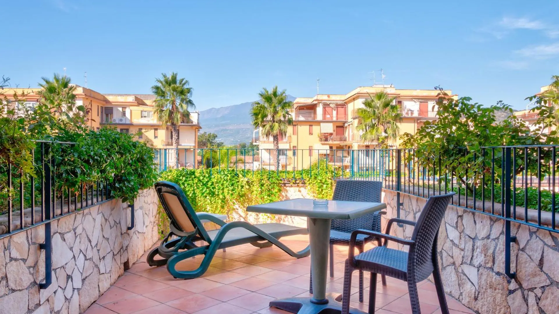 Hotel Caesar Palace Giardini Naxos