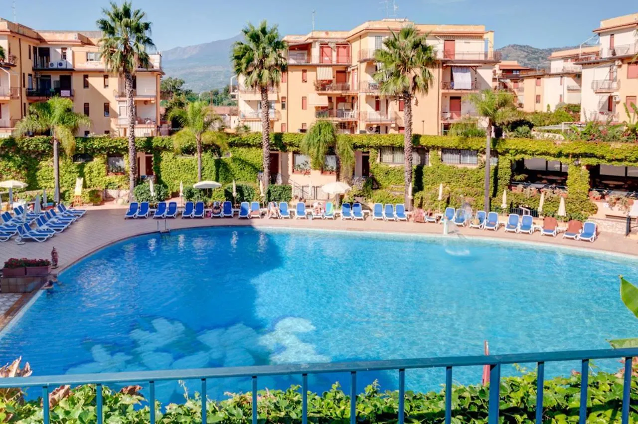 Hotel Caesar Palace Giardini Naxos 4*,
